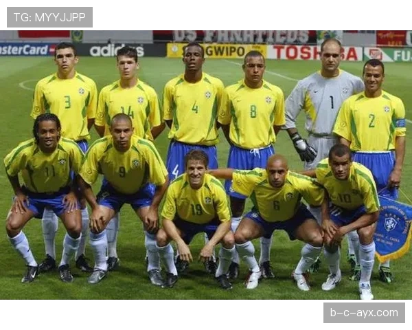 南美足球技战术深度解析：现代足球魅力与挑战并存，表现亮眼