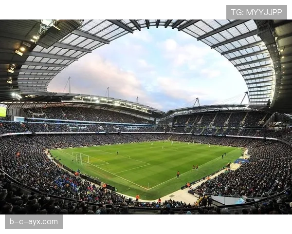 英超：弗兰克·奥涅卡闪耀赛场，助力球队强势提升争冠希望