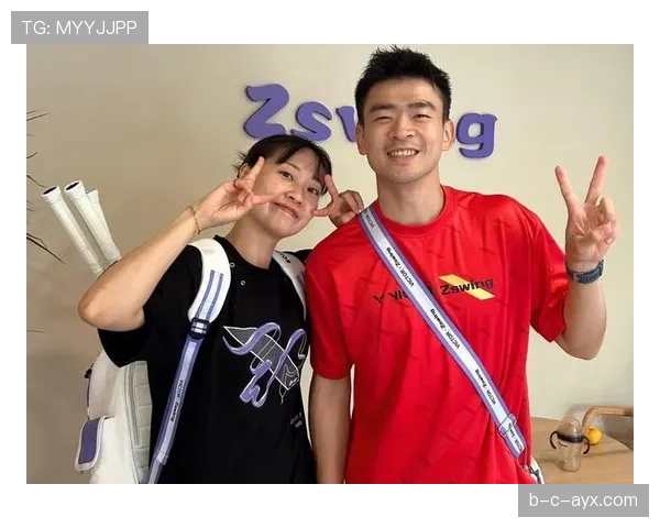 拜托，郑思维随手一件外套比我一个月工资还贵，这生活差距别来打脸