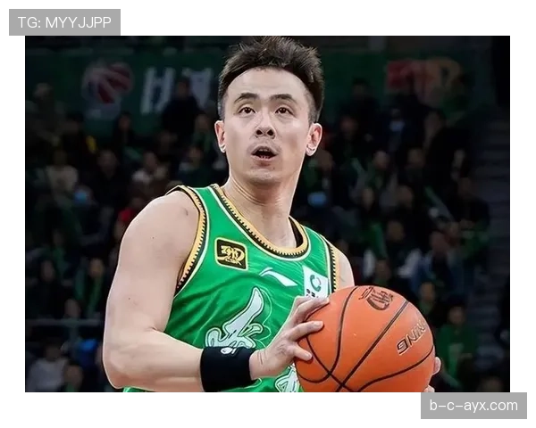 赵继伟训练室里连水瓶都得换超级贵那个，真不是盖的奢侈明星范儿嘛